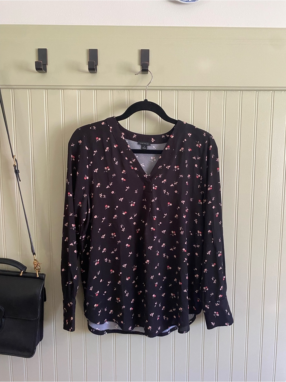 Ann Taylor size M black floral long sleeve blouse
